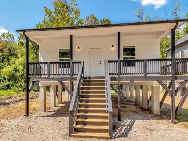 a house view with a outdoor space