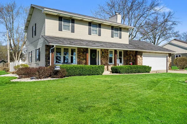 $349,000 | 1056 Parkwood Drive, Nappanee, IN 46550