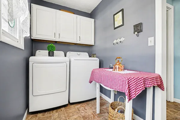 $349,000 | 1056 Parkwood Drive, Nappanee, IN 46550