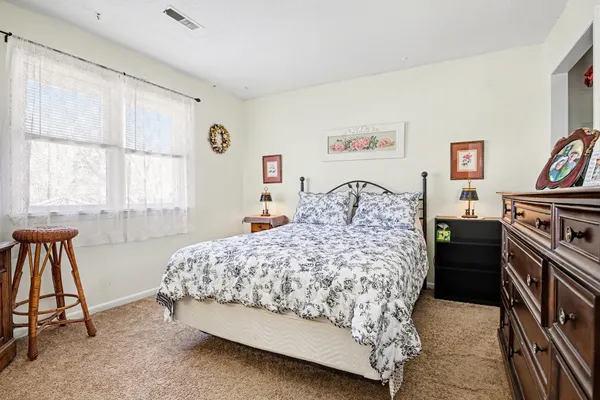 $349,000 | 1056 Parkwood Drive, Nappanee, IN 46550