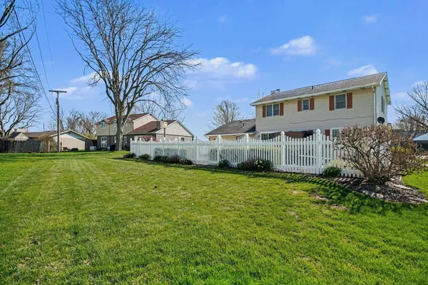 $349,000 | 1056 Parkwood Drive, Nappanee, IN 46550