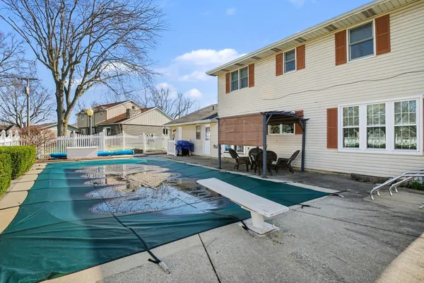 $349,000 | 1056 Parkwood Drive, Nappanee, IN 46550