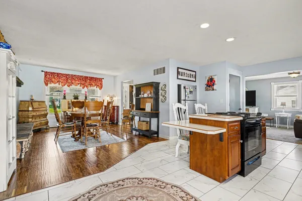 $349,000 | 1056 Parkwood Drive, Nappanee, IN 46550