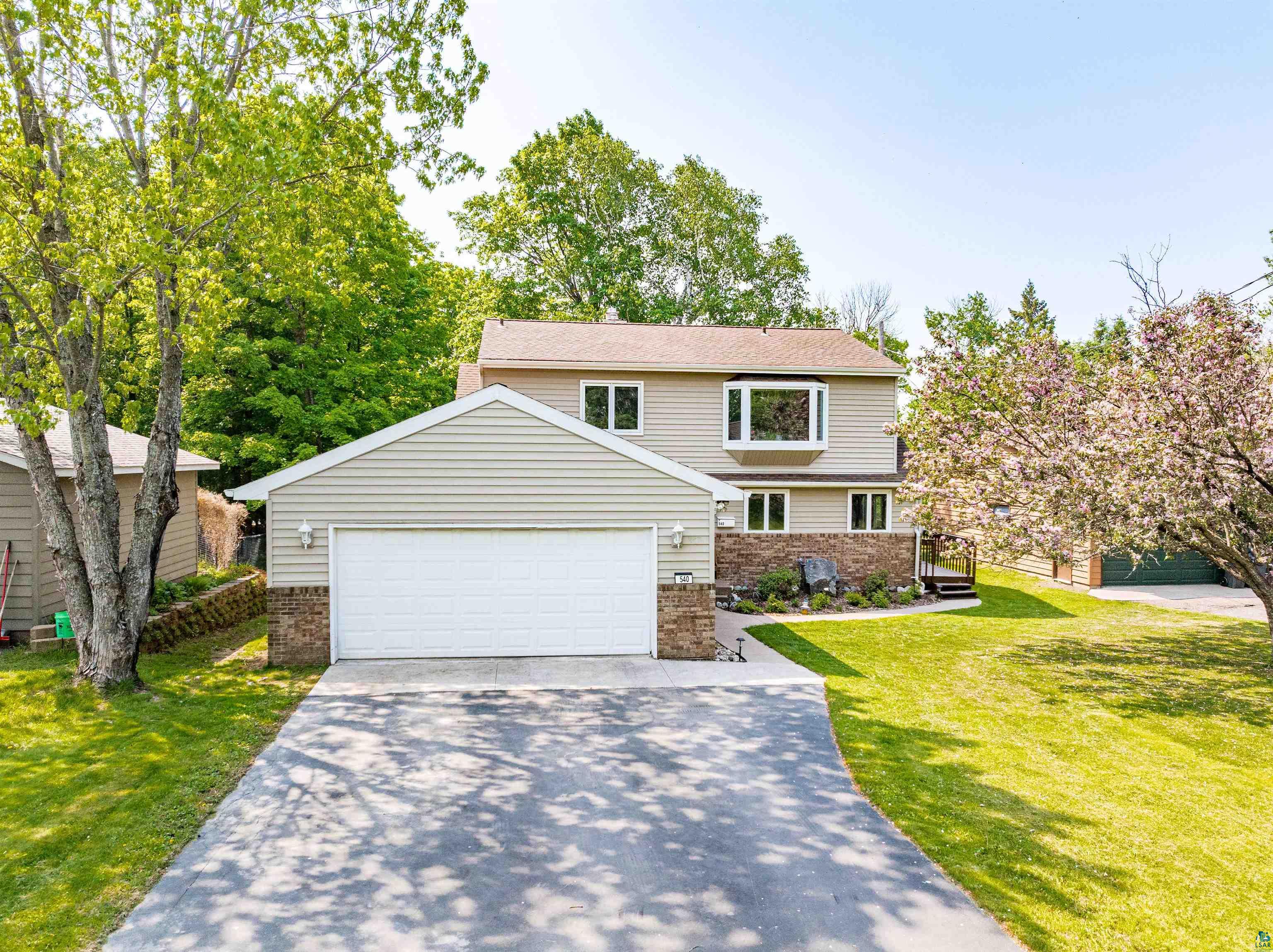 540 West Redwing Street Duluth, MN 55803 - Photo 2 of 55