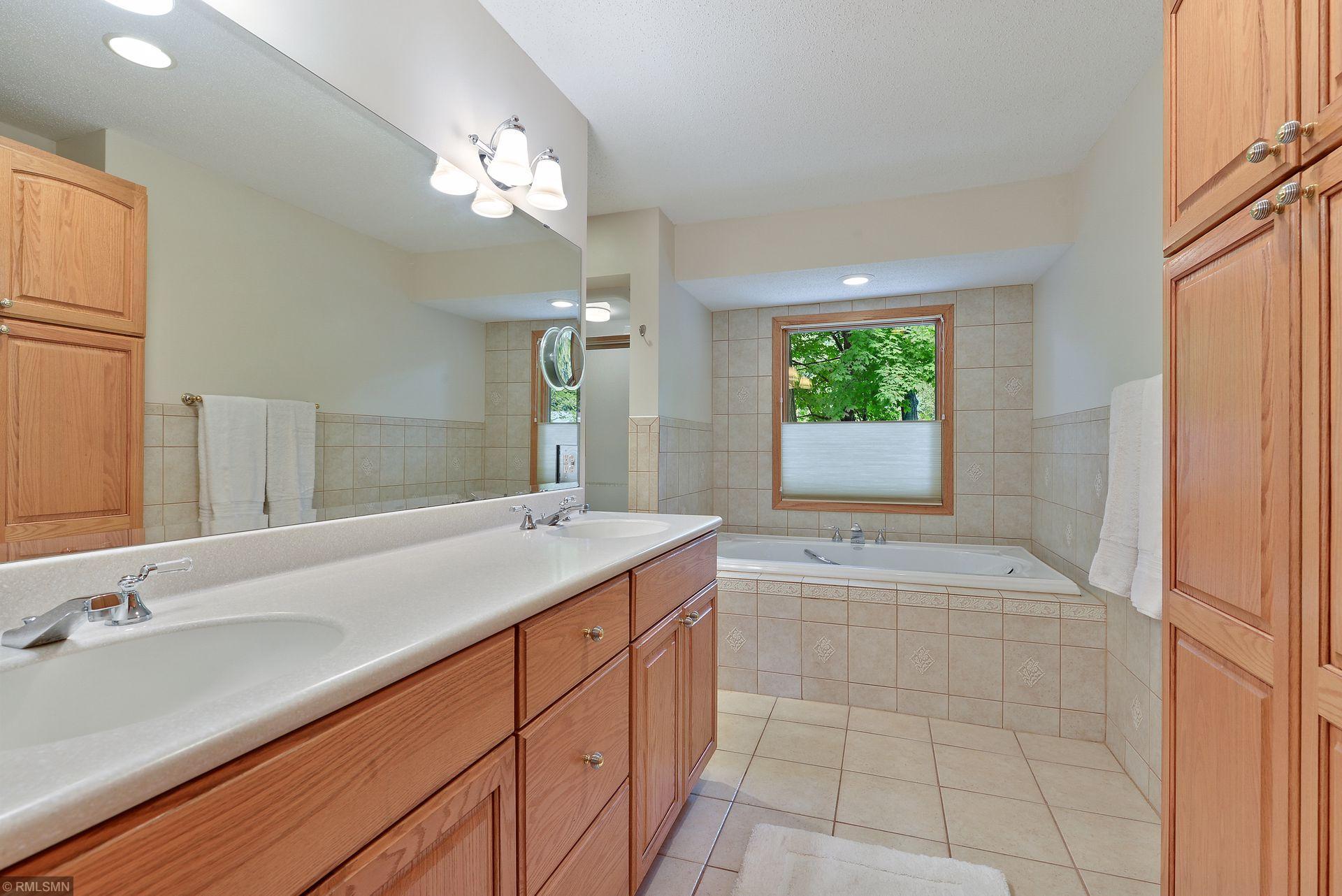 2350 Melody Hill Road Chanhassen, MN 55331 - Photo 12 of 38 Gallery Image 12