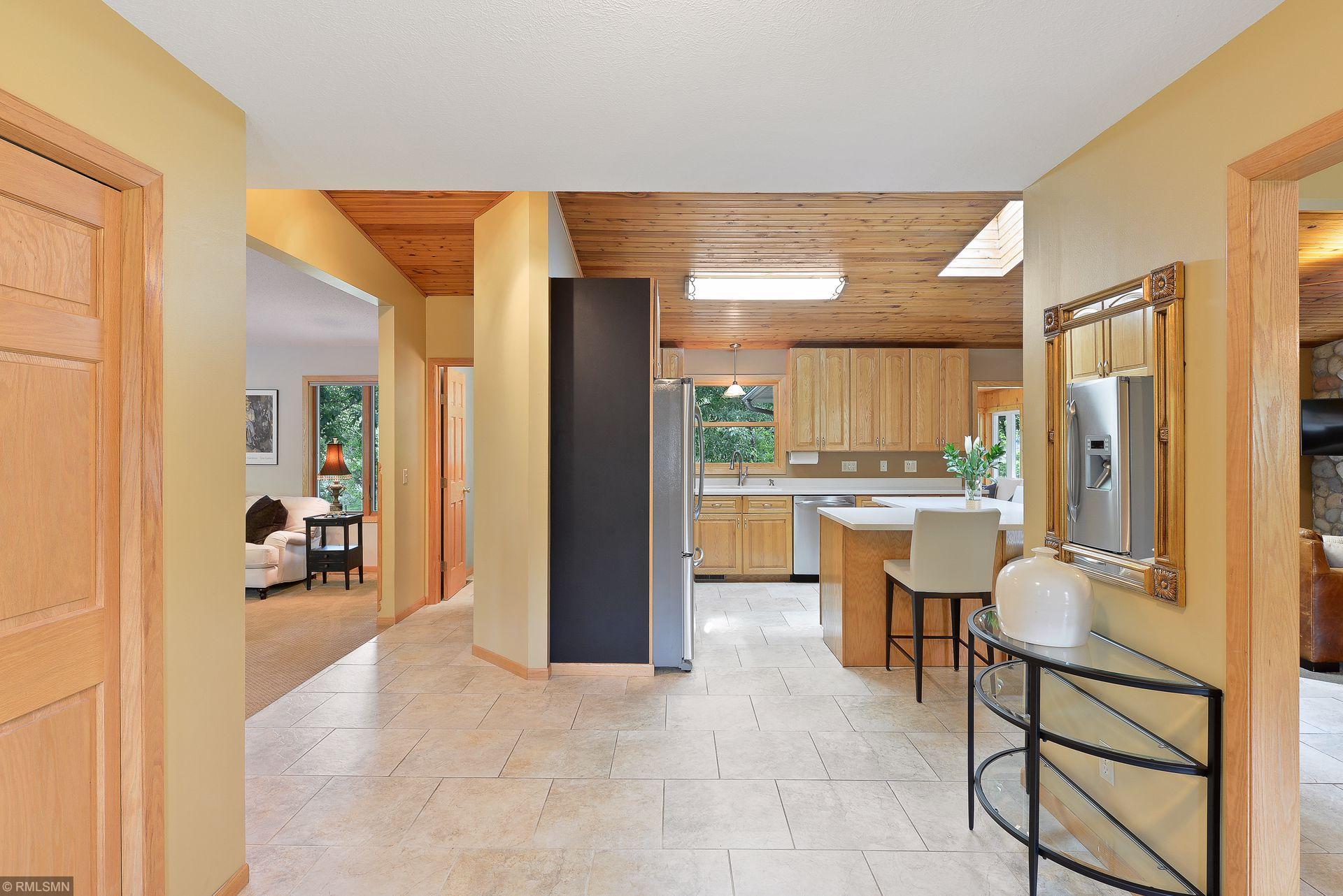2350 Melody Hill Road Chanhassen, MN 55331 - Photo 3 of 38 Gallery Image 3