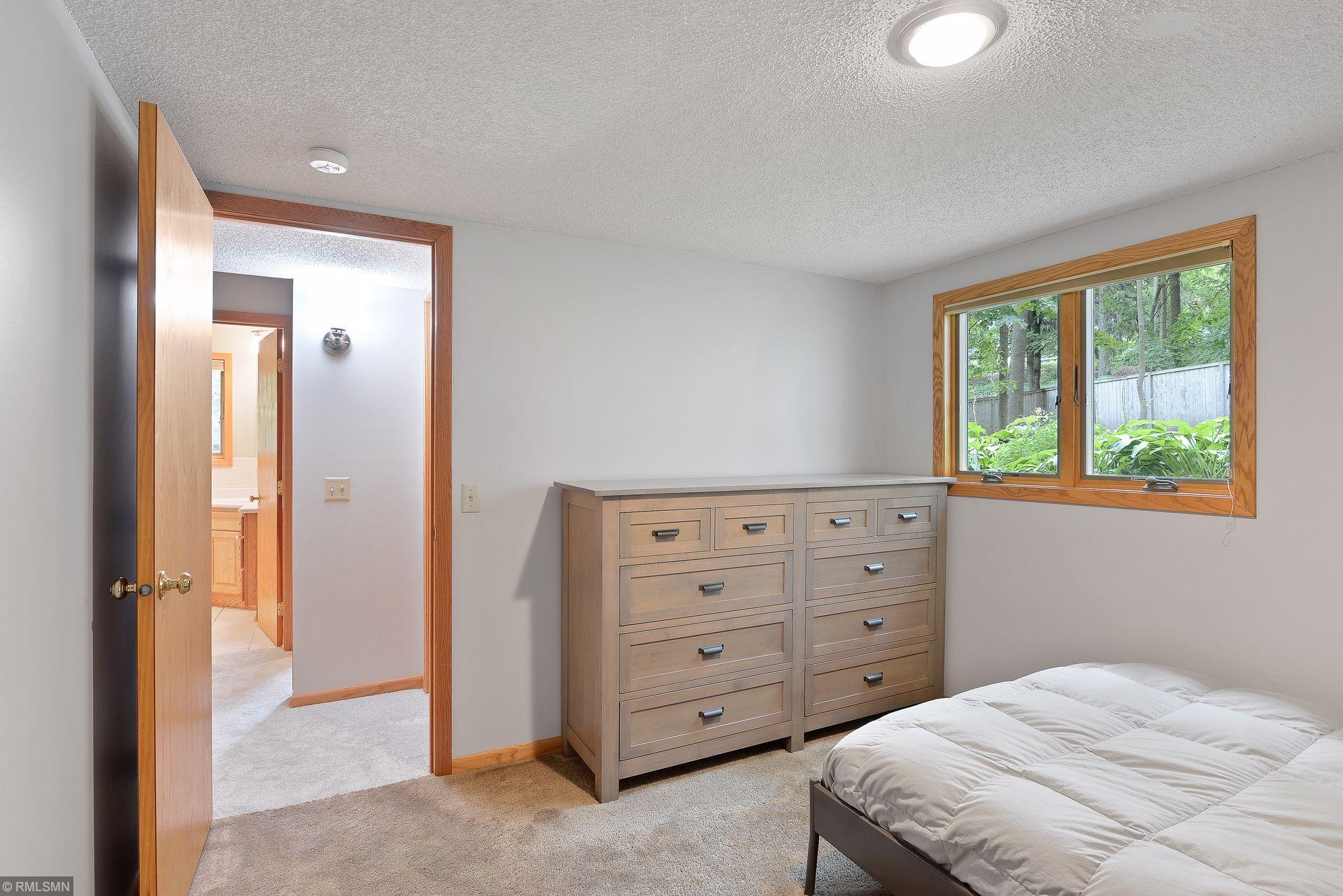 2350 Melody Hill Road Chanhassen, MN 55331 - Photo 22 of 38 Gallery Image 22
