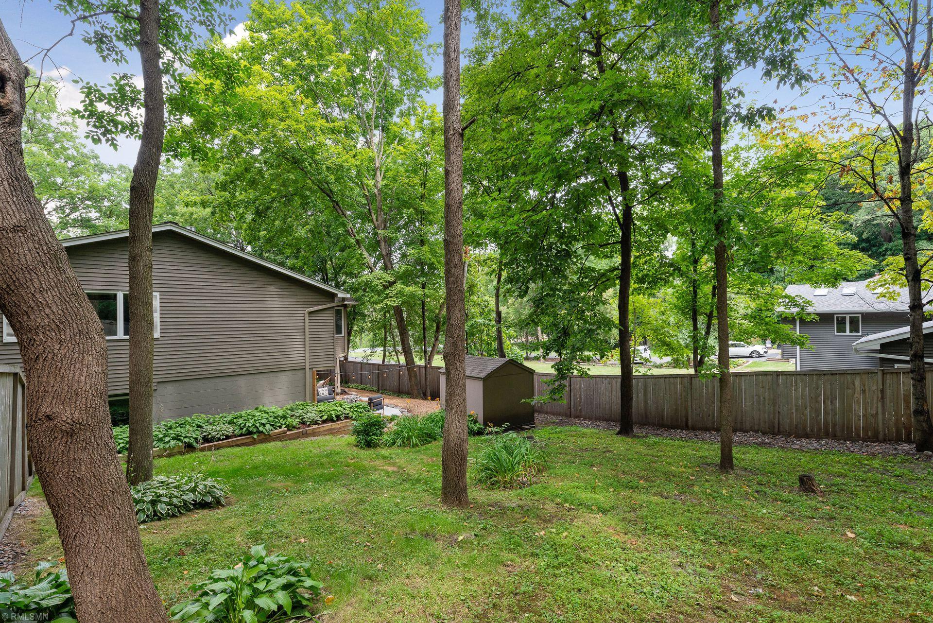 2350 Melody Hill Road Chanhassen, MN 55331 - Photo 29 of 38 Gallery Image 29