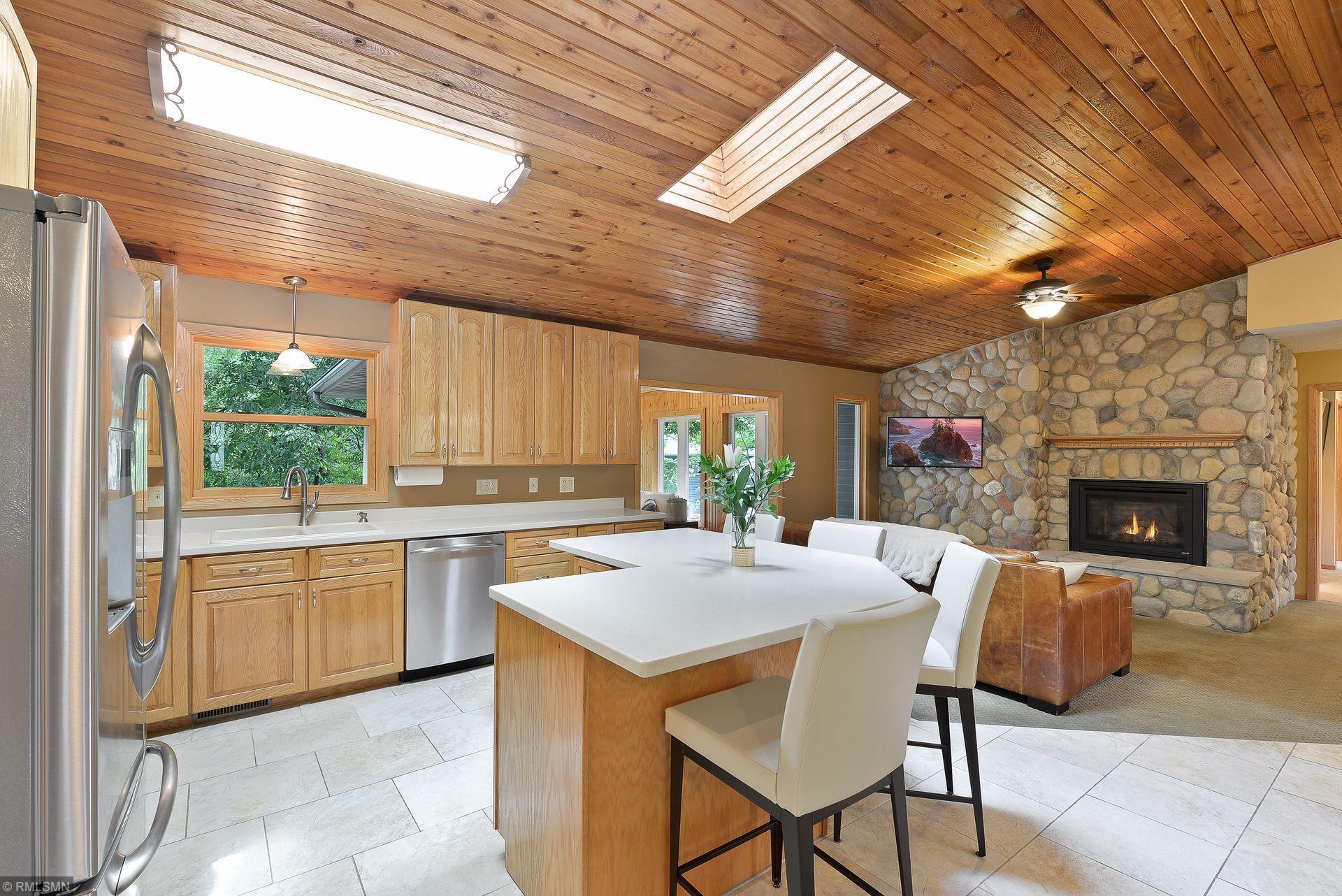 2350 Melody Hill Road Chanhassen, MN 55331 - Photo 4 of 38 Gallery Image 4
