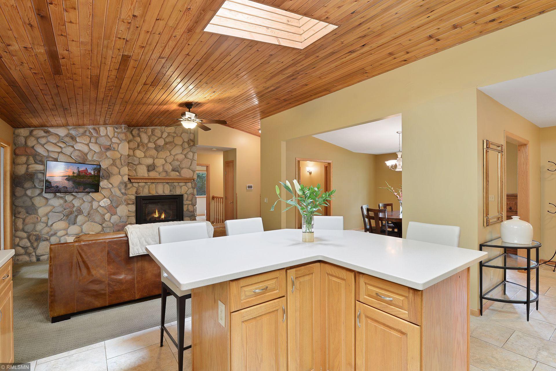 2350 Melody Hill Road Chanhassen, MN 55331 - Photo 5 of 38 Gallery Image 5