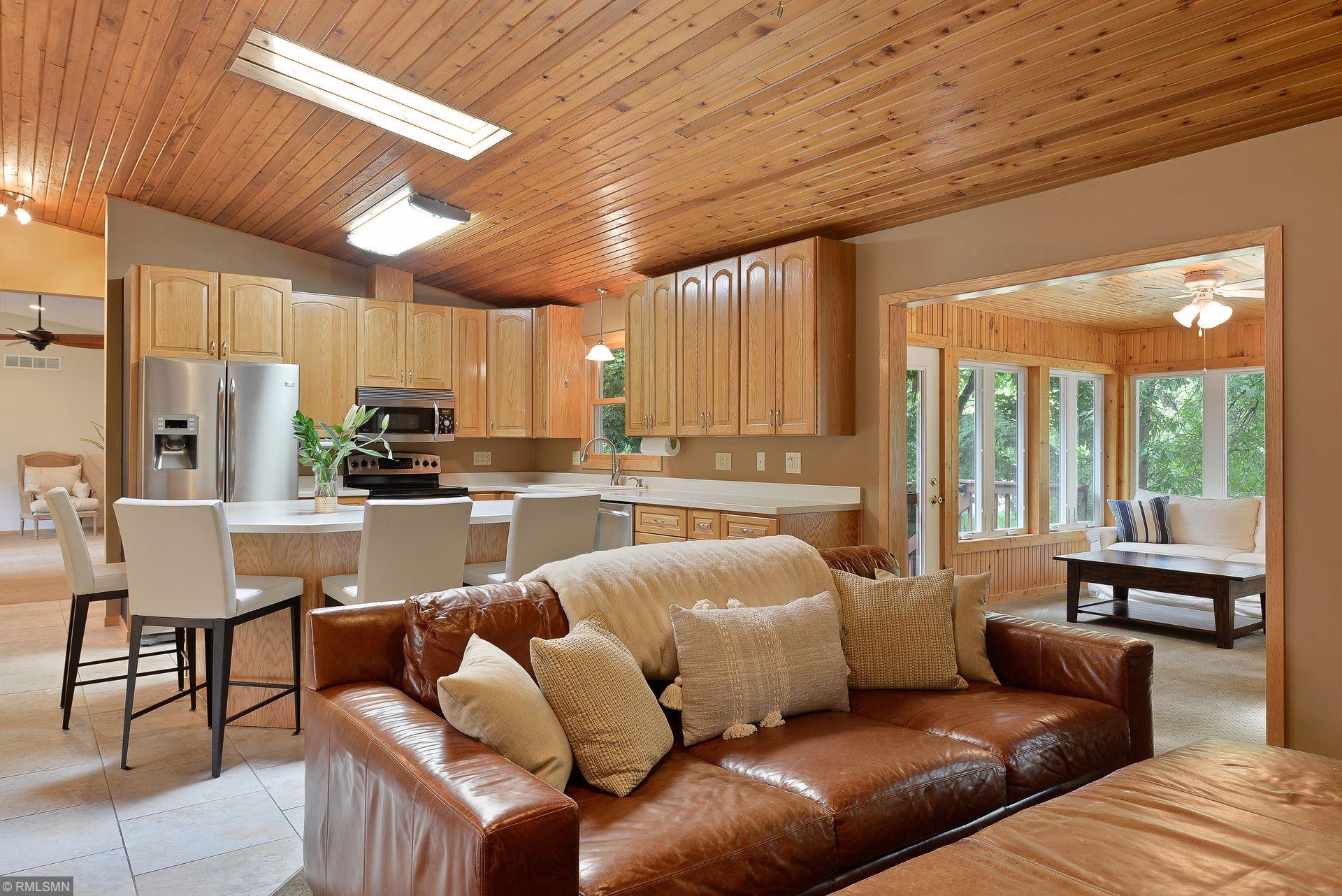 2350 Melody Hill Road Chanhassen, MN 55331 - Photo 7 of 38 Gallery Image 7