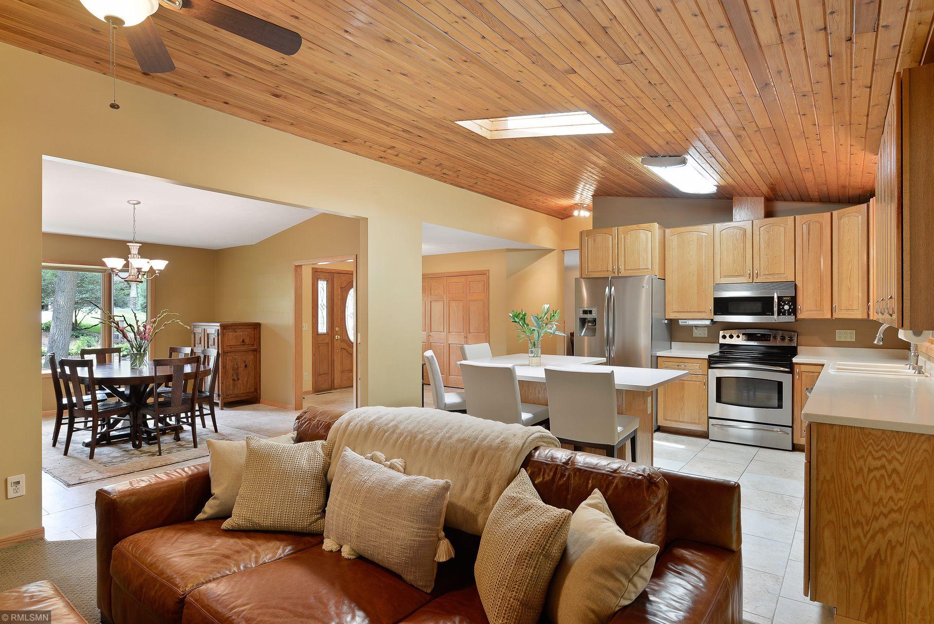 2350 Melody Hill Road Chanhassen, MN 55331 - Photo 8 of 38 Gallery Image 8