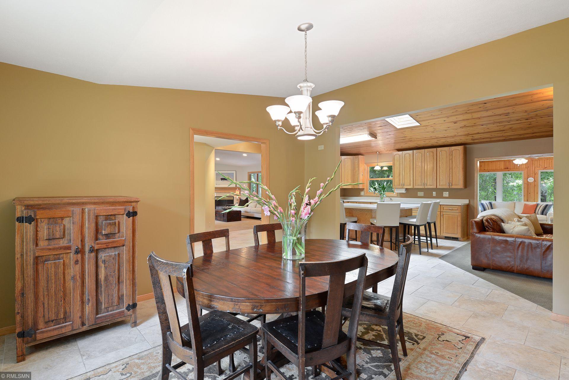 2350 Melody Hill Road Chanhassen, MN 55331 - Photo 9 of 38 Gallery Image 9