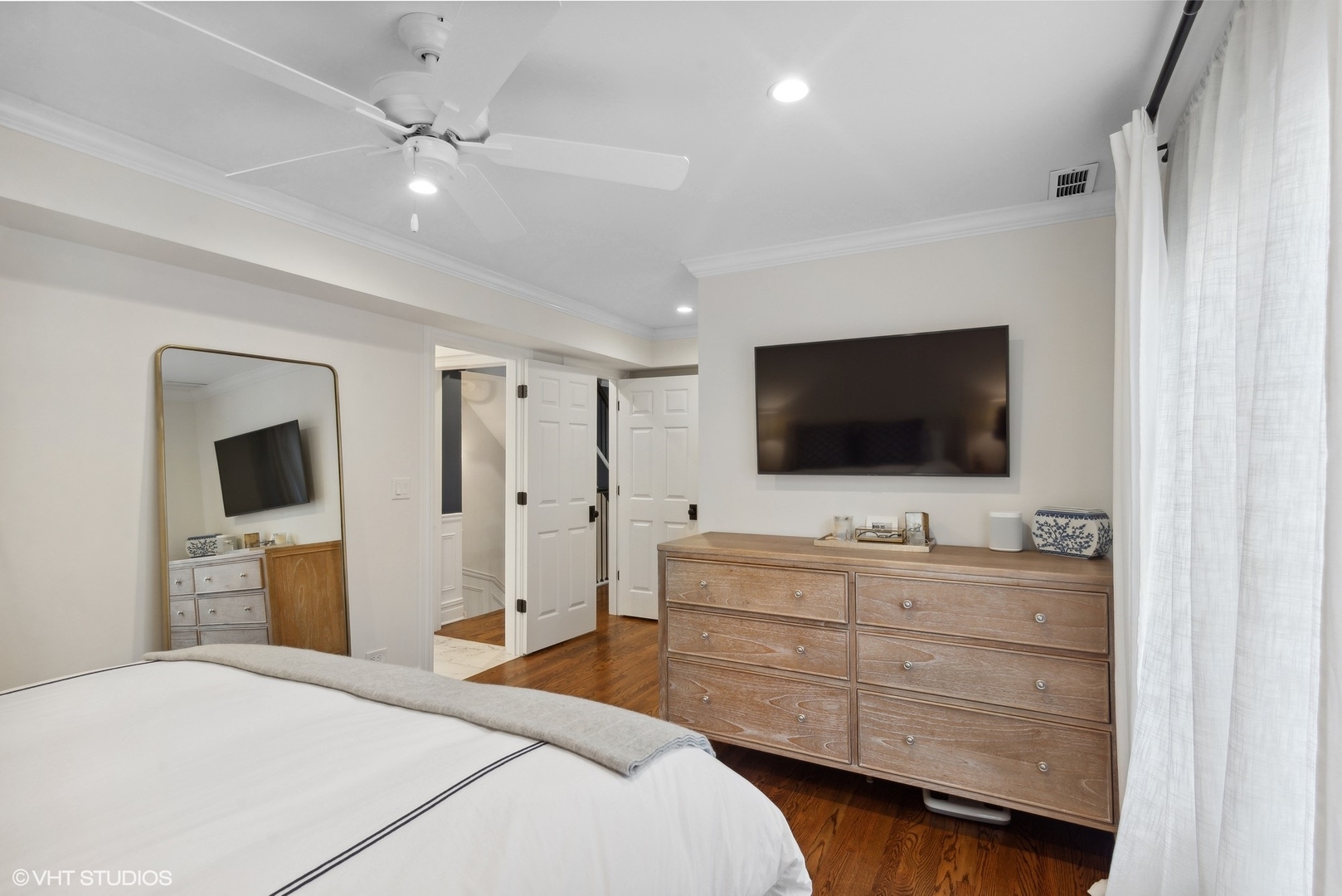 1907 North Cleveland Avenue, Unit B Chicago, IL 60614 - Photo 18 of 33