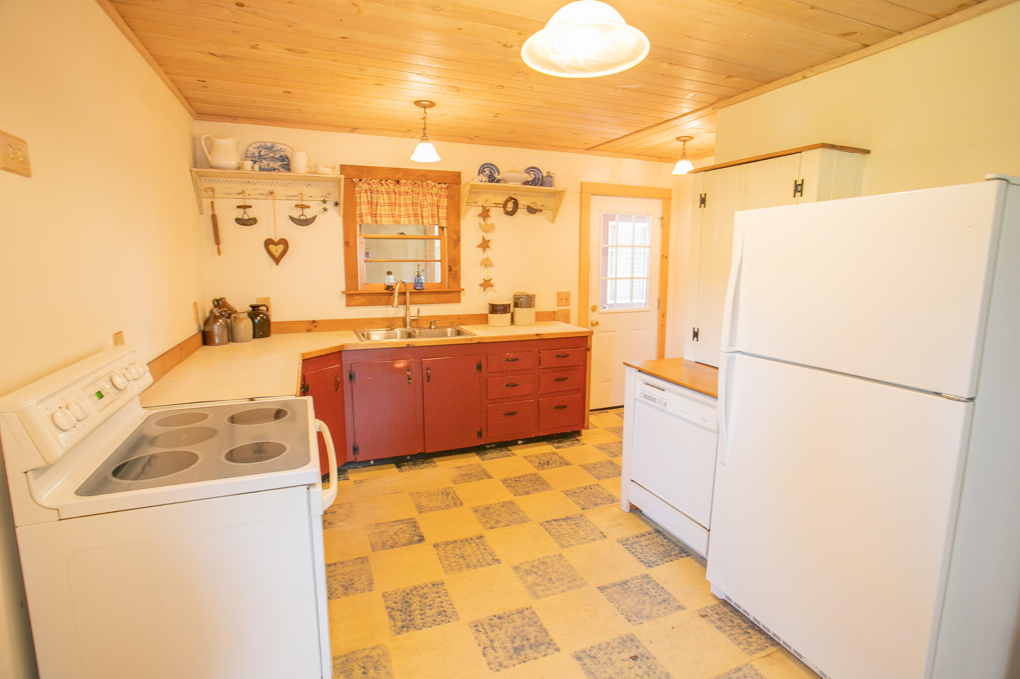 36 Beech Street East Millinocket, ME 04430 - Photo 8 of 60 IMG_0232