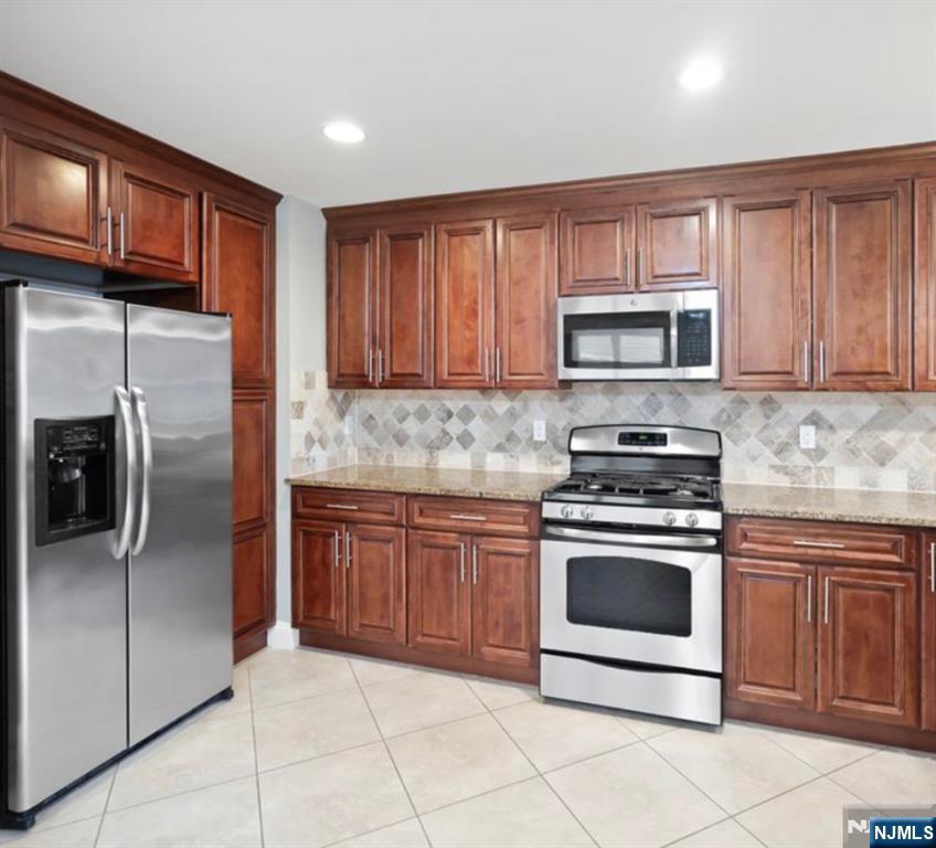 114 Grove Avenue, Unit 1 Maywood, NJ 07607 - Photo 4 of 11