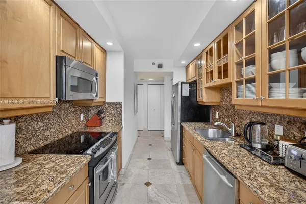 $4,800 | 1000 East Island Boulevard, Unit 2105, Aventura, FL 33160