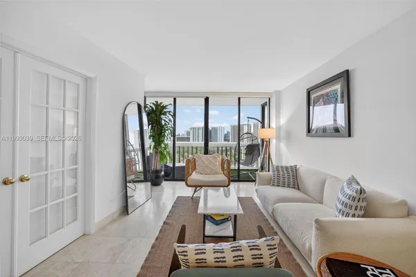 $4,800 | 1000 East Island Boulevard, Unit 2105, Aventura, FL 33160