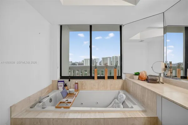 $4,800 | 1000 East Island Boulevard, Unit 2105, Aventura, FL 33160