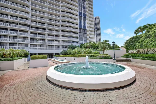 $4,800 | 1000 East Island Boulevard, Unit 2105, Aventura, FL 33160