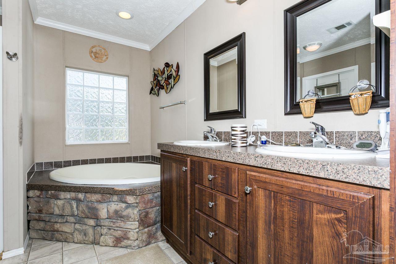 11481 Big Buck Road Milton, FL 32583 - Photo 15 of 37 Gallery Image 15