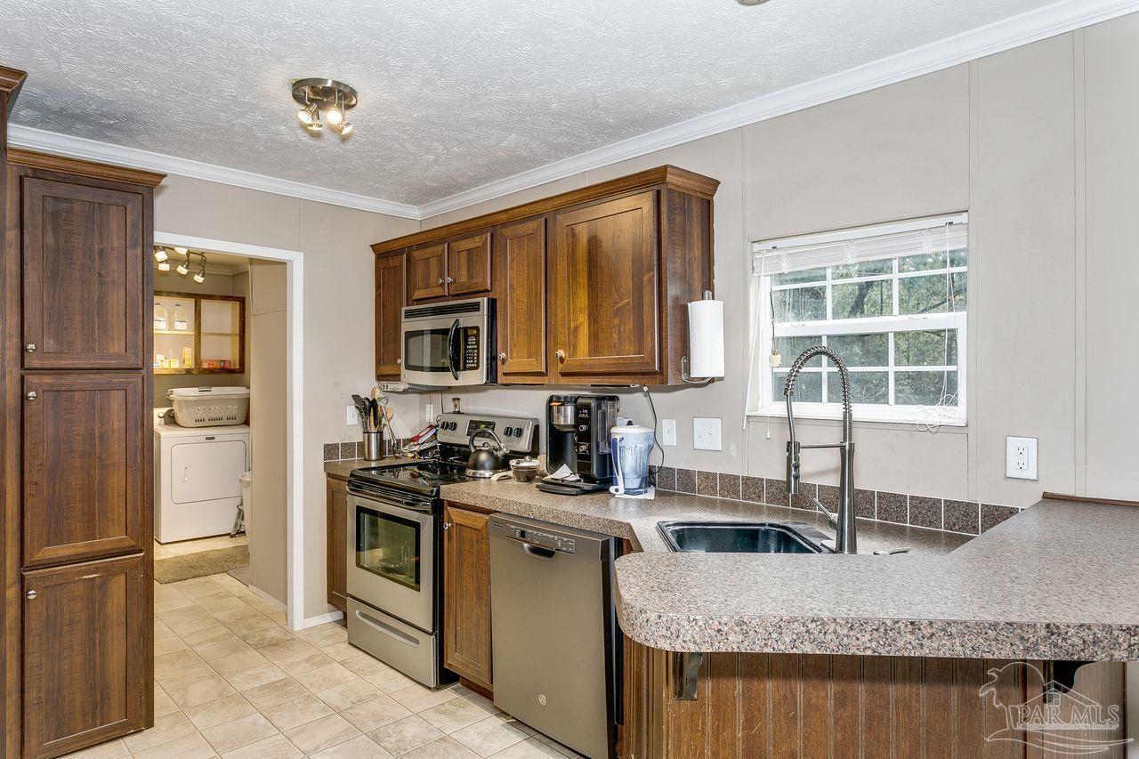 11481 Big Buck Road Milton, FL 32583 - Photo 6 of 37 Gallery Image 6