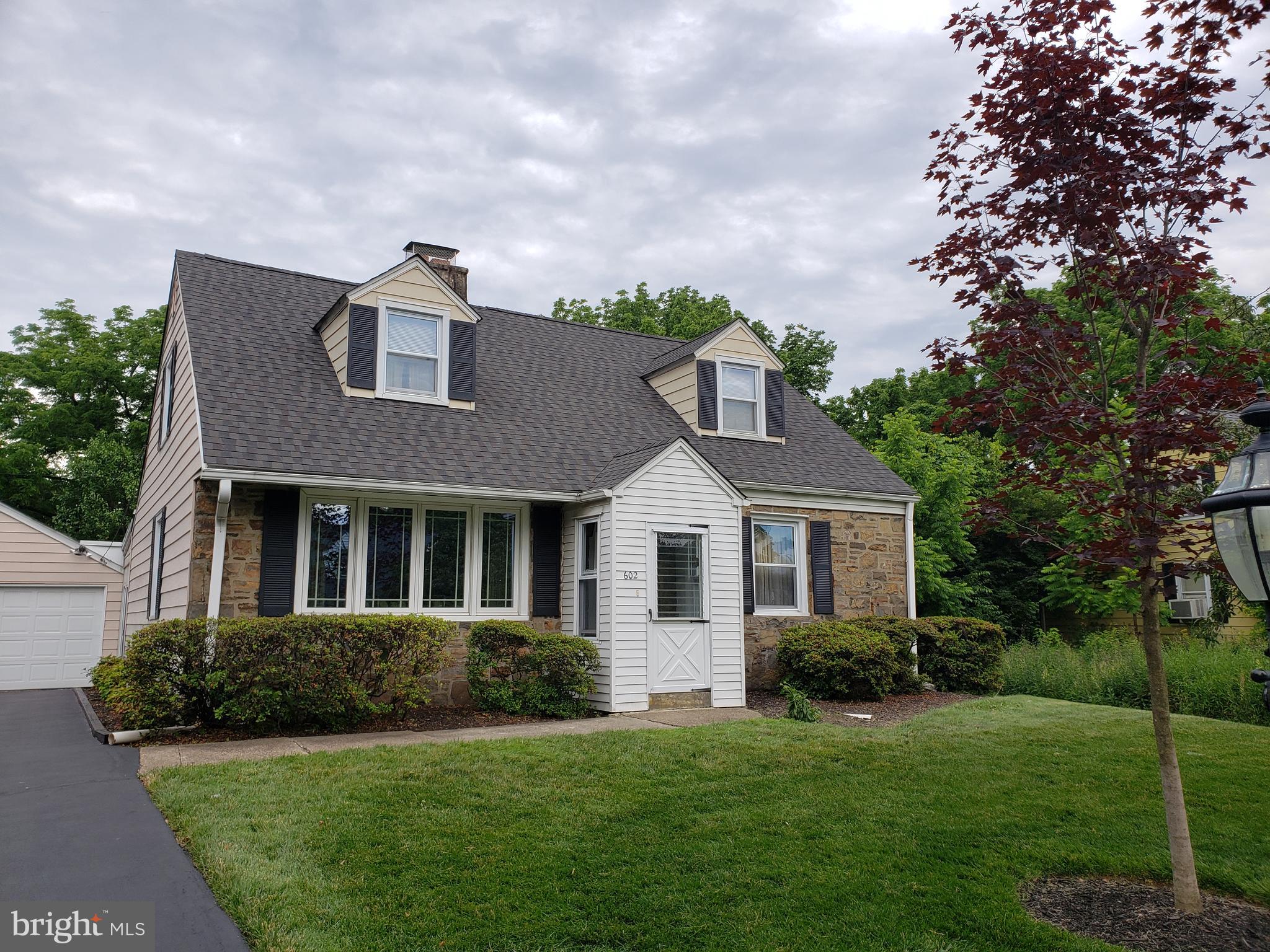 602 Burton Road Oreland, PA 19075 - Photo 2 of 47 Exterior Front