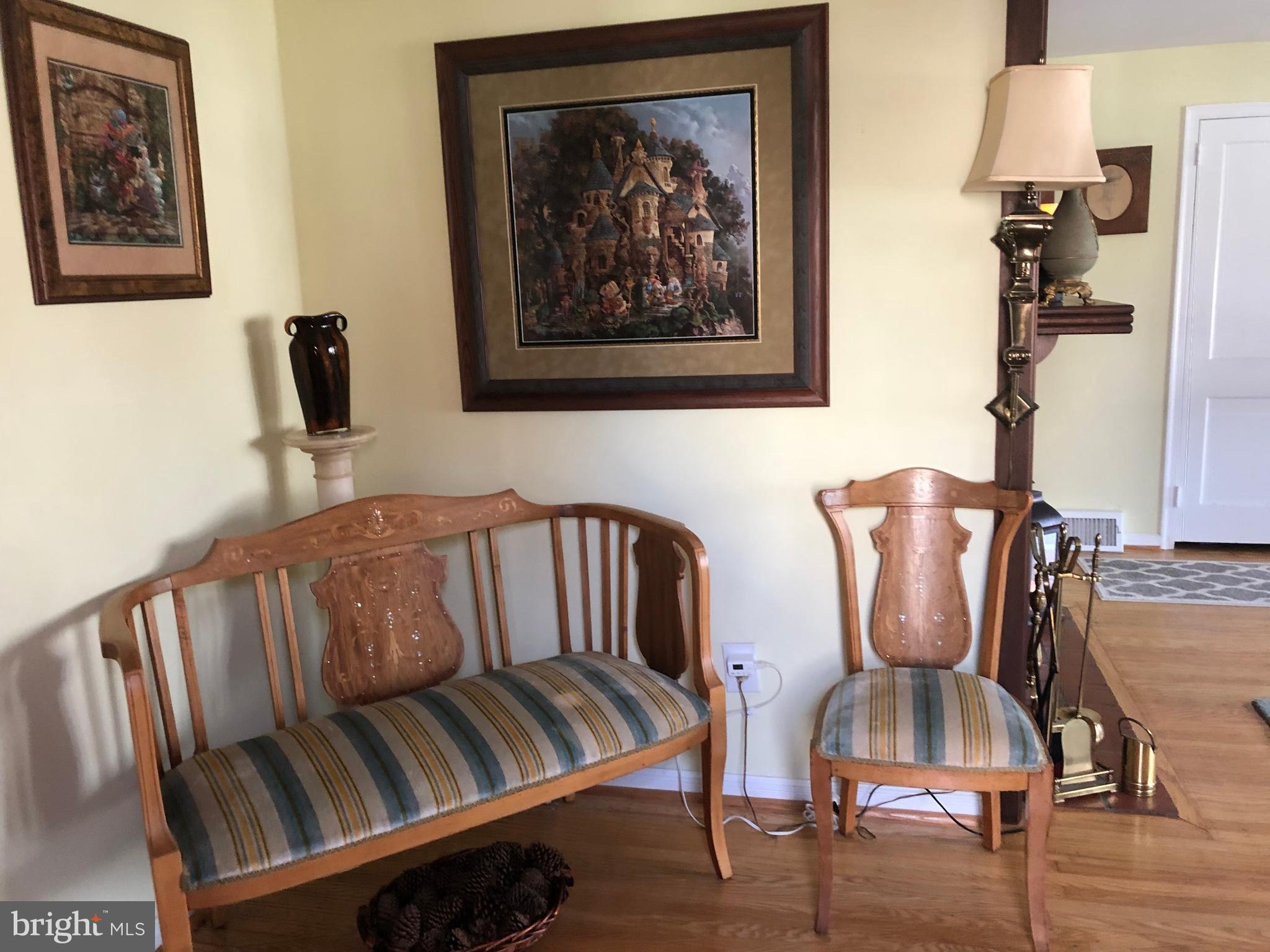 602 Burton Road Oreland, PA 19075 - Photo 13 of 47 Living Room