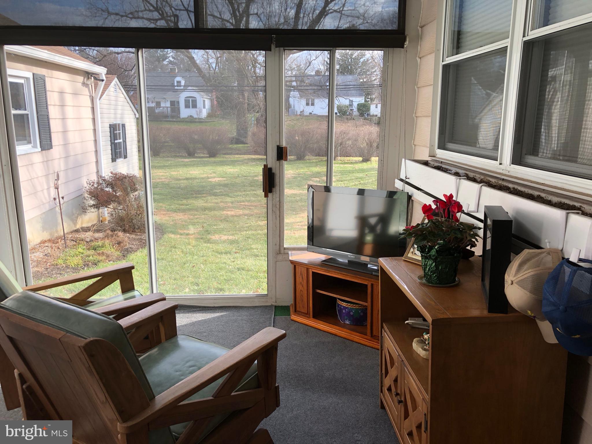 602 Burton Road Oreland, PA 19075 - Photo 18 of 47 Florida/ 3-Season Room w/Skylight