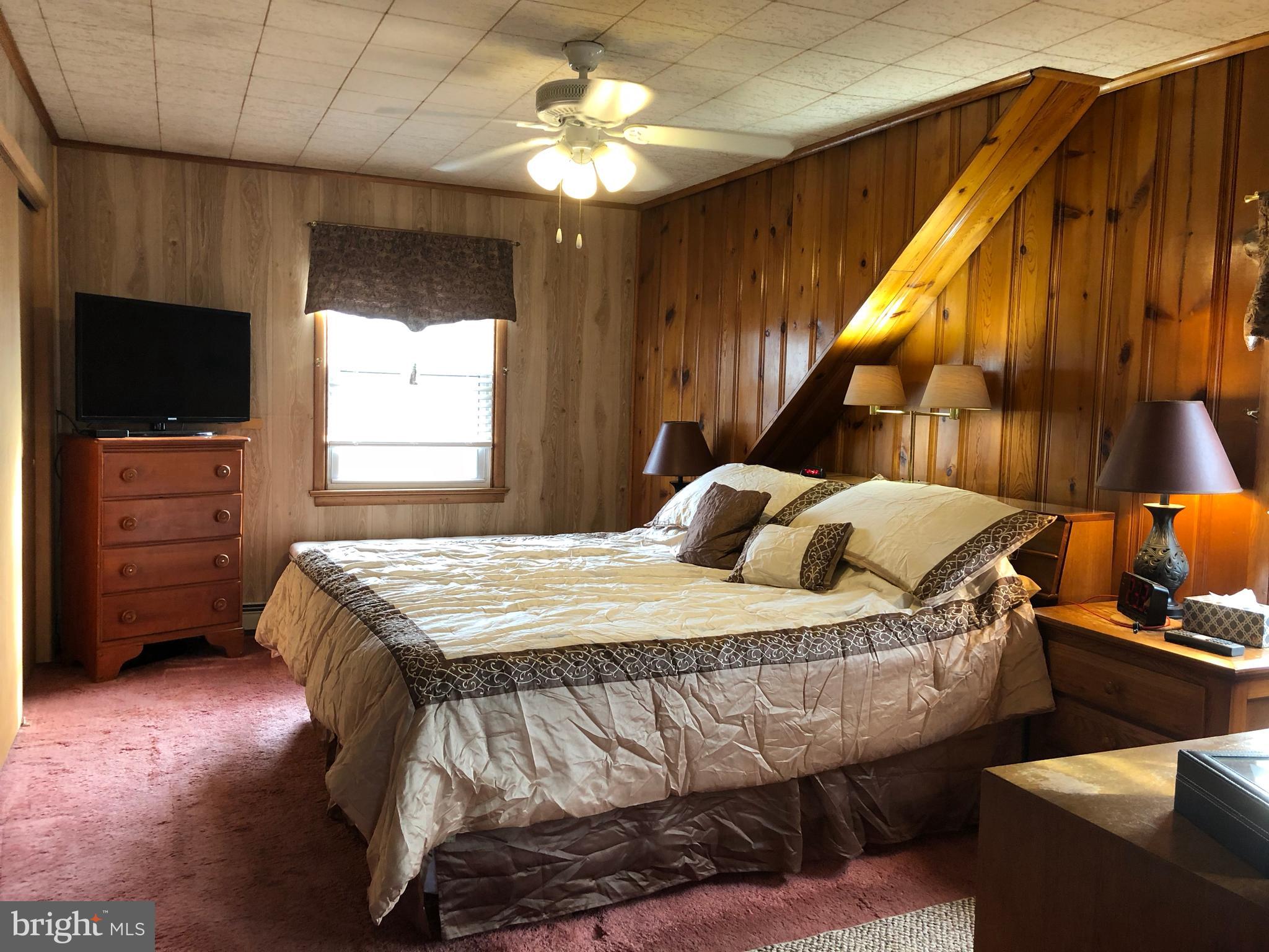 602 Burton Road Oreland, PA 19075 - Photo 31 of 47 2nd Floor - Bedroom w/Ceiling Fan