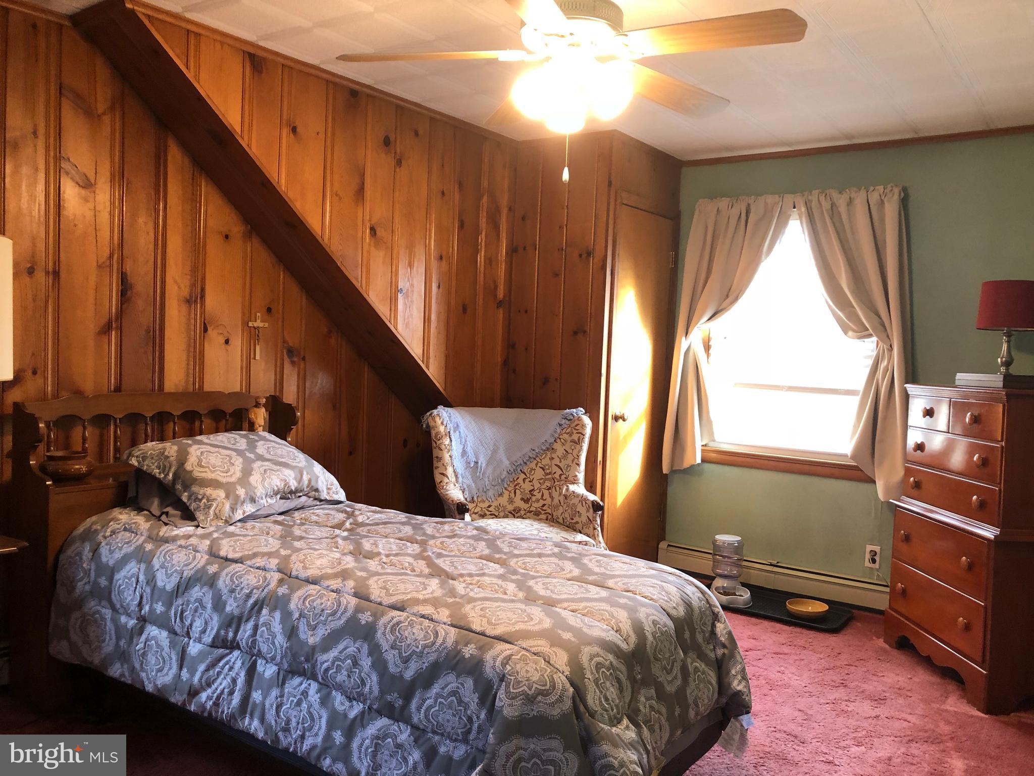 602 Burton Road Oreland, PA 19075 - Photo 38 of 47 2nd Upstairs Bedroom - Great Closets