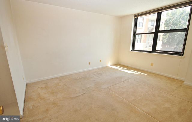 $360,000 | 1200 Braddock Place, Unit 207, Alexandria, VA 22314