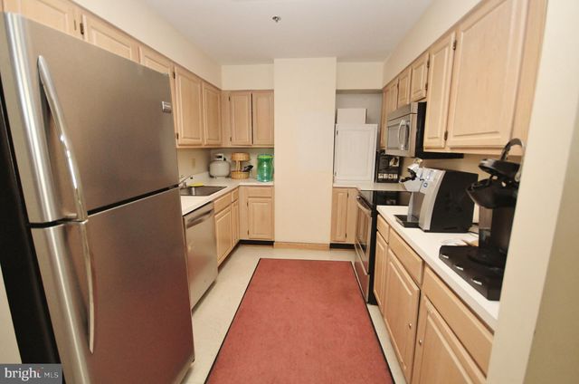 $360,000 | 1200 Braddock Place, Unit 207, Alexandria, VA 22314