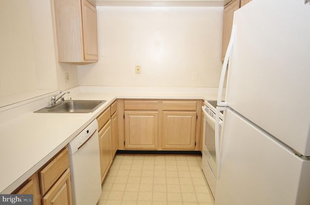 $360,000 | 1200 Braddock Place, Unit 207, Alexandria, VA 22314