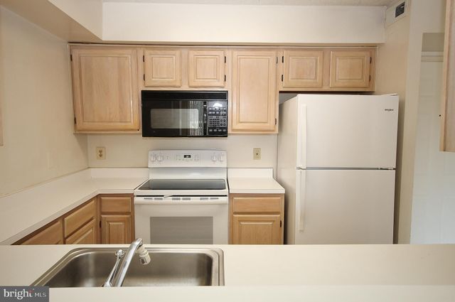 $360,000 | 1200 Braddock Place, Unit 207, Alexandria, VA 22314