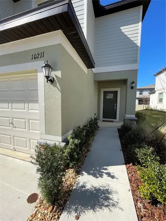 $2,000 | 10211 Trumpet Honeysuckle Way, San Antonio, FL 33576