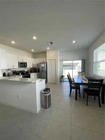 $2,000 | 10211 Trumpet Honeysuckle Way, San Antonio, FL 33576