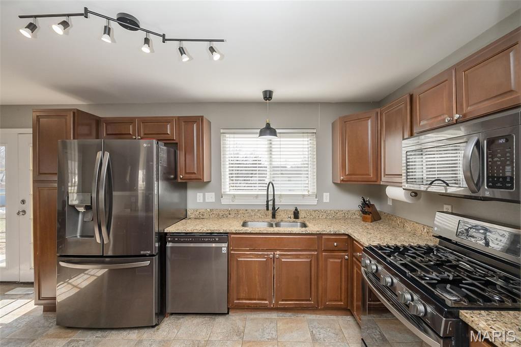 7 King Circle O'Fallon, MO 63366 - Photo 15 of 56