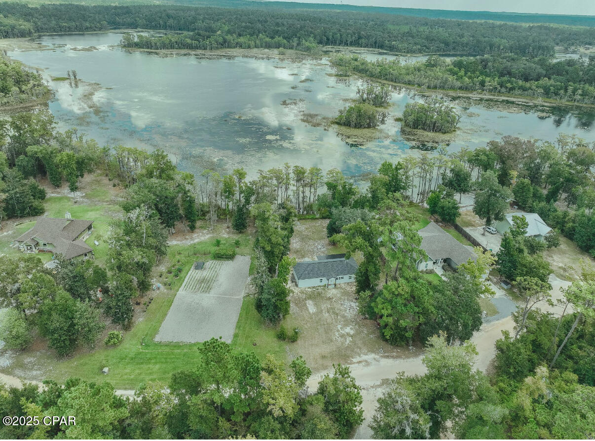 3034 Paradise Lakes Road Vernon, FL 32462 - Photo 2 of 48