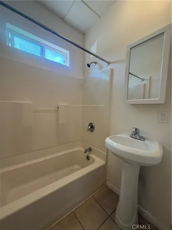 $1,450 | 2001 Cedar Avenue, Unit 5, Long Beach, CA 90806