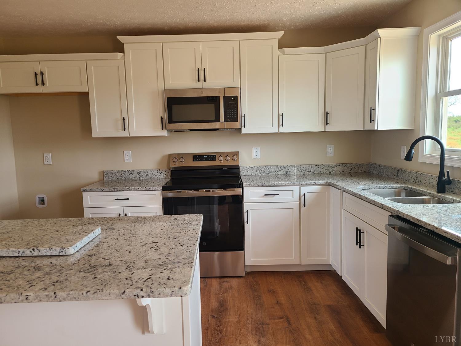 1871 Horseshoe Road Appomattox, VA 24522 - Photo 3 of 16
