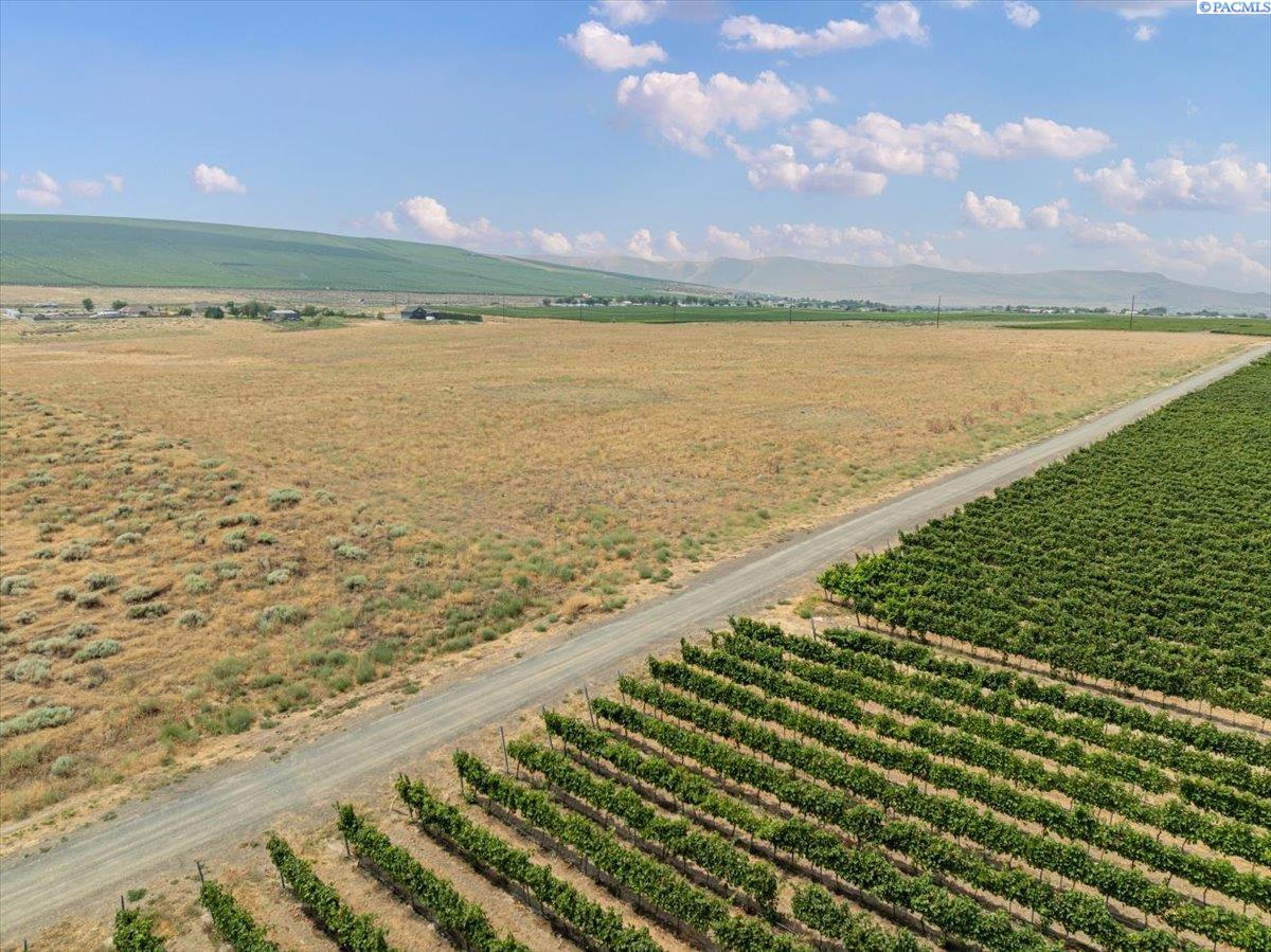 Nka Kennedy Road Benton City, WA 99320 - Photo 10 of 19 Gallery Image 10