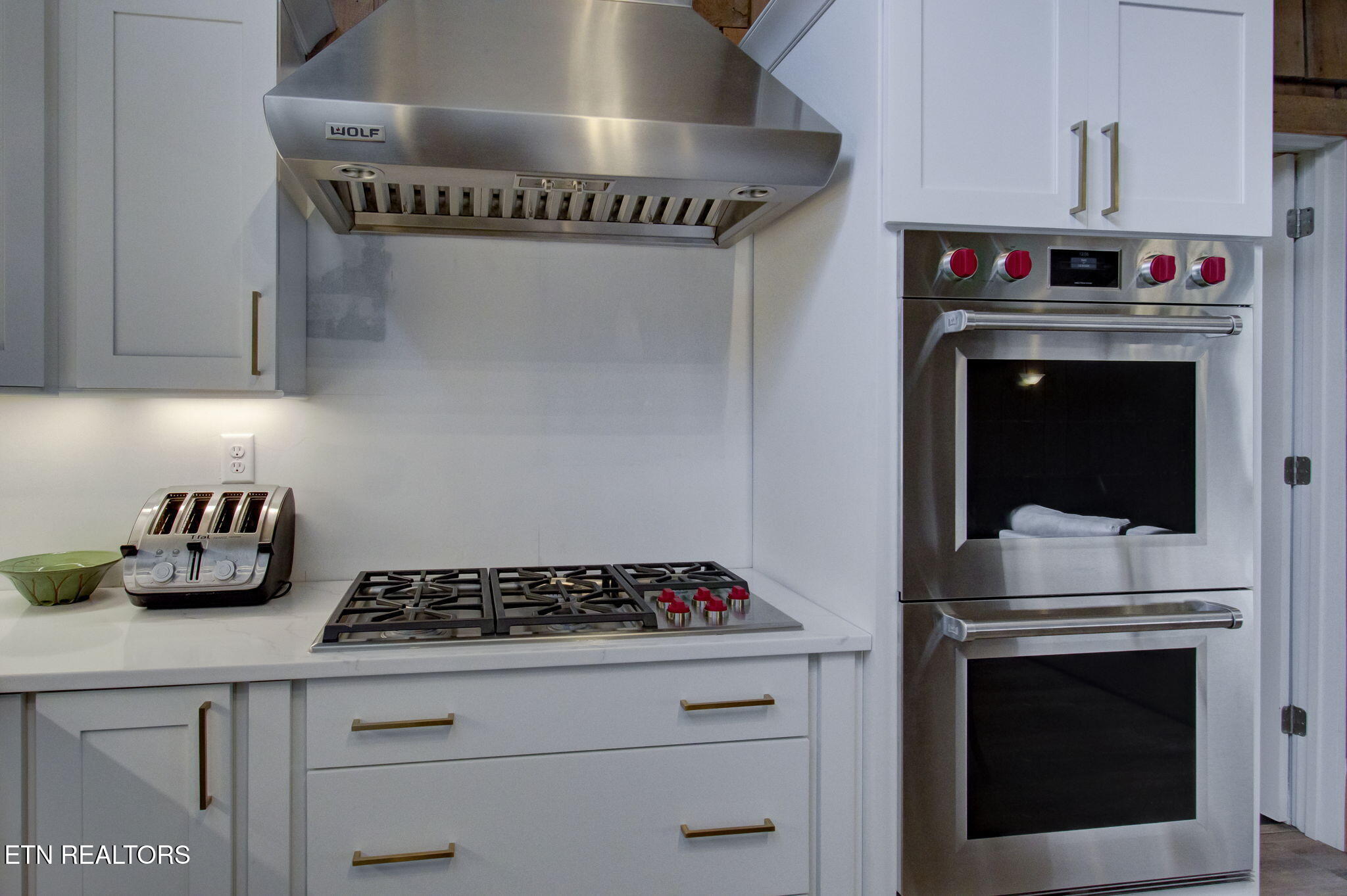 2000 East Millers Cove Road Walland, TN 37886 - Photo 21 of 60 Wolf appliances