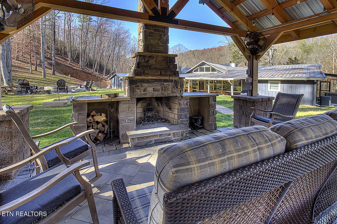 2000 East Millers Cove Road Walland, TN 37886 - Photo 26 of 60 IMG_0017LR