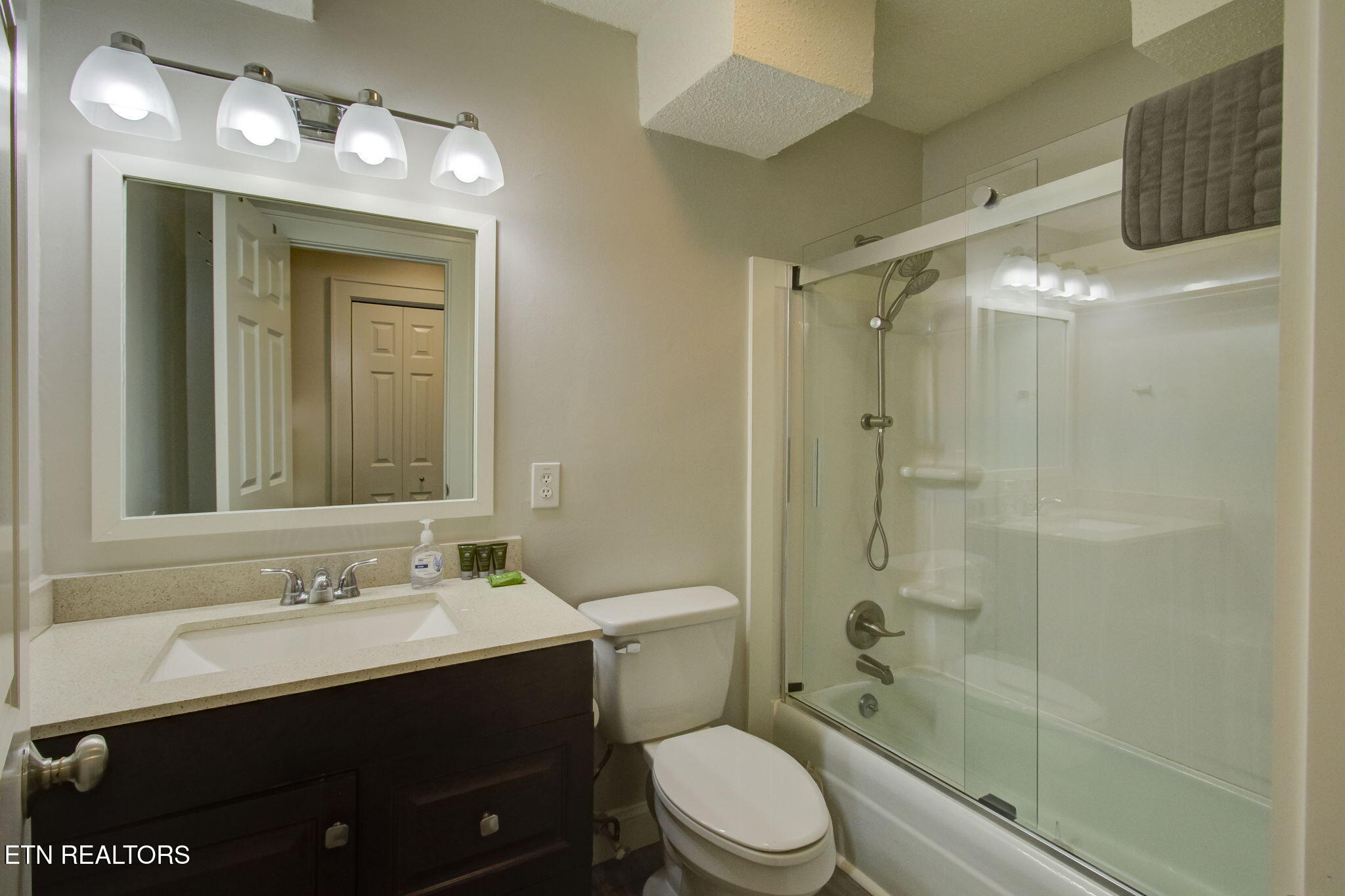 2000 East Millers Cove Road Walland, TN 37886 - Photo 29 of 60 1 of 5.5 bathrooms