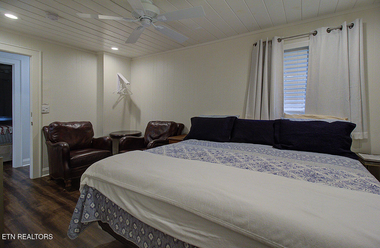 2000 East Millers Cove Road Walland, TN 37886 - Photo 30 of 60 1 of 7 bedrooms