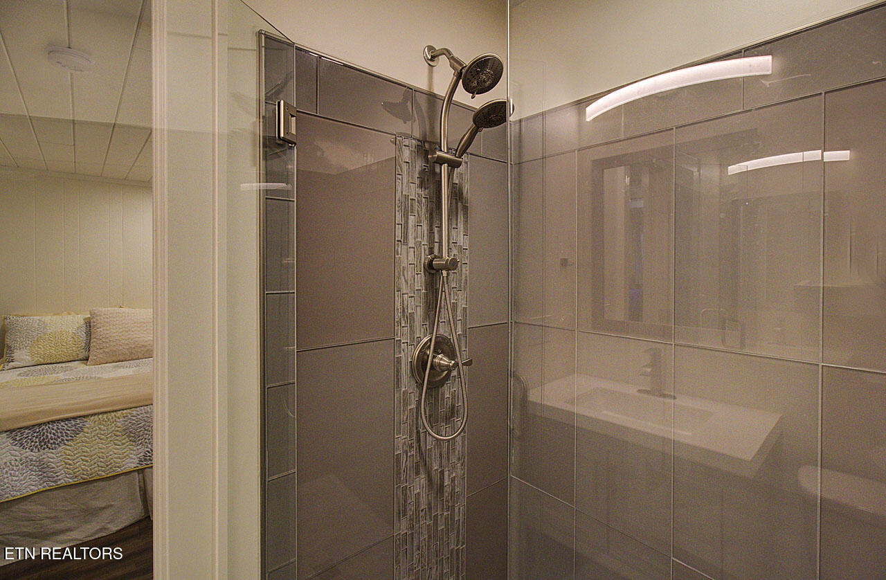 2000 East Millers Cove Road Walland, TN 37886 - Photo 31 of 60 4 ensuite Bedrooms