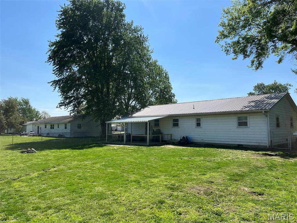 701 Boyd Avenue Iuka, IL 62849 - Photo 11 of 12