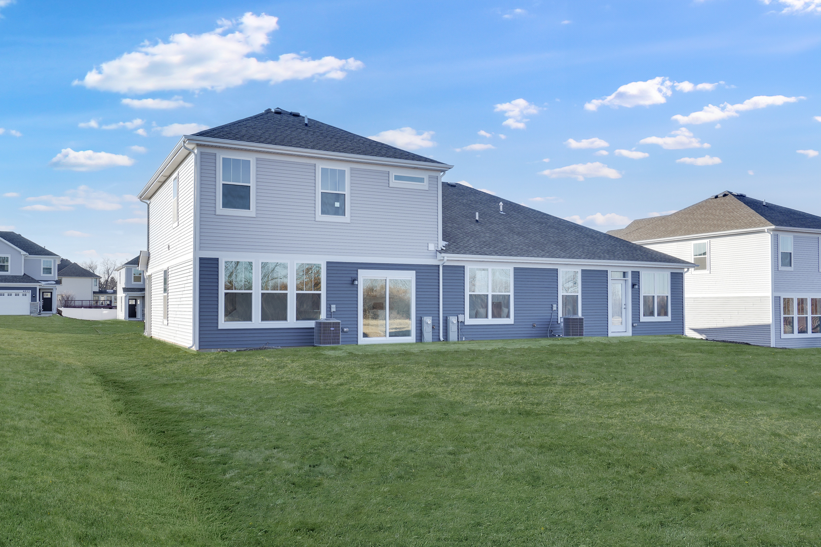 4228 Meadowridge Road Woodstock, IL 60098 - Photo 2 of 15