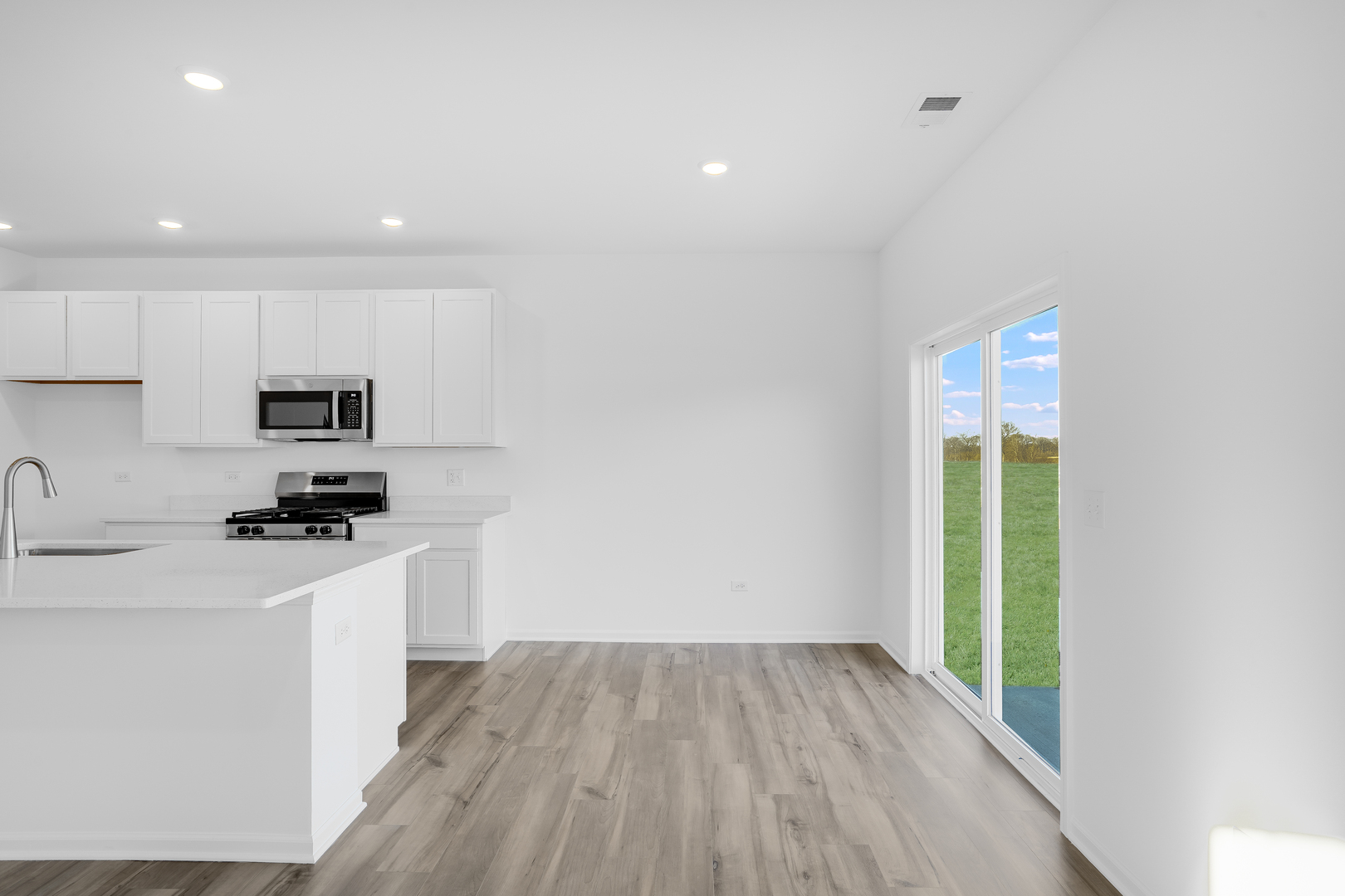 4228 Meadowridge Road Woodstock, IL 60098 - Photo 5 of 15